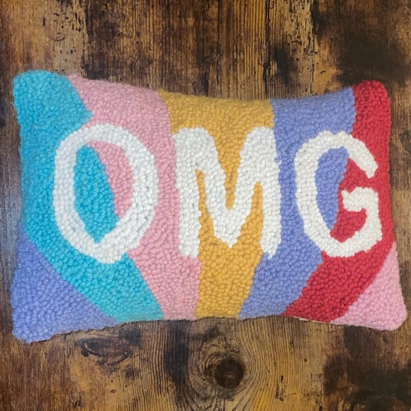 Other - 𝅺OMG Hook Pillow